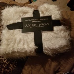 Luxury Throw